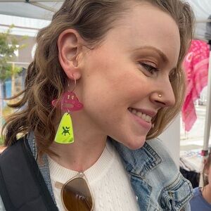 HANDMADE Artisan UFO cat alien 👽 Acrylic earrings NEW